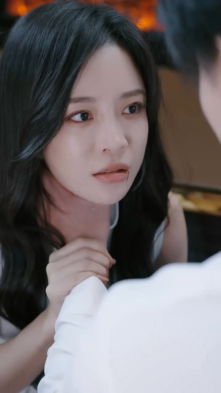 重生后，我和反派大佬结婚了 第01集